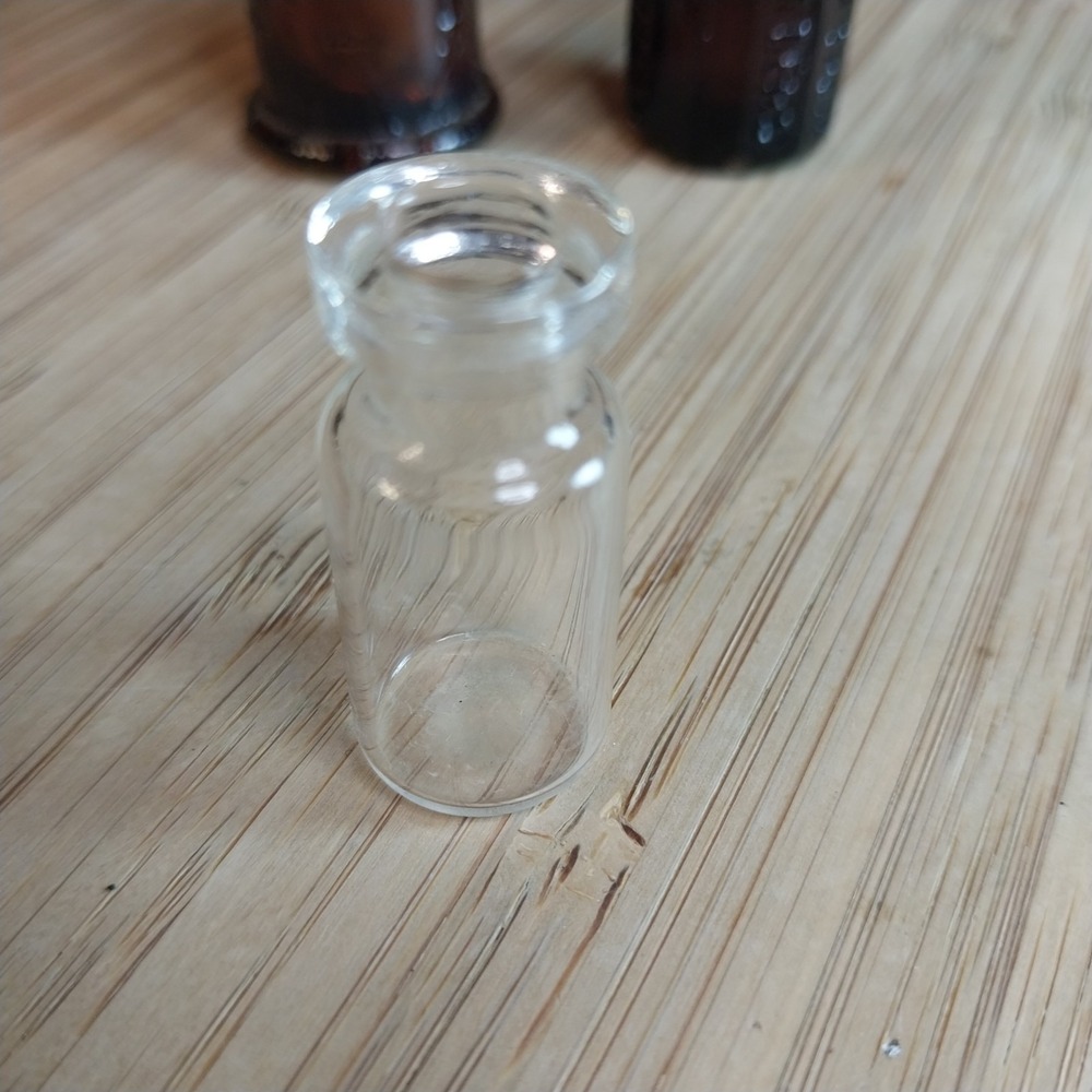 Vtg Lot Of 3 Miniature Bitters Bottles.Purple 2", Amber Wheaton 2", Clear 1 1/4" - Picture 13 of 14